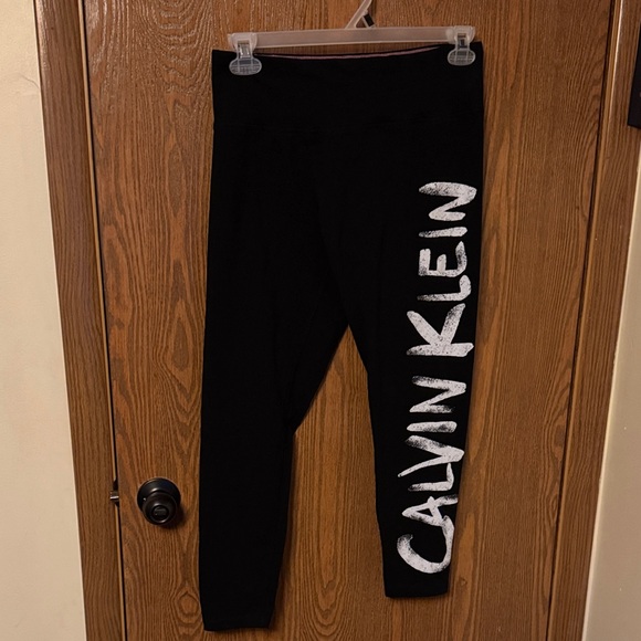 Calvin Klein Pants - Calvin Klein Capri leggings